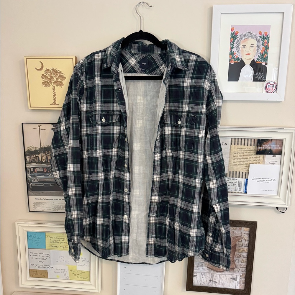 Gap Men’s Large Plaid Button-Up Shirt